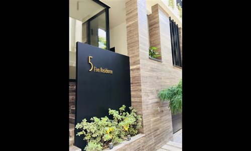 Ada Titanium Travertine VC | Residence